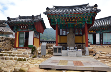 용화사 미륵불 사진