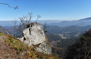 가산산성 기암 용바위 사진