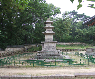 대구 동화사 금당암 동ㆍ서 삼층석탑 (서탑) 사진