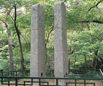 대구 동화사 당간지주(大邱桐華寺幢竿支柱) 사진
