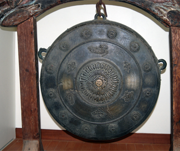 영천 은해사 청동북 및 북걸이(永川 銀海寺 靑銅金鼓 및 金鼓虡)  사진